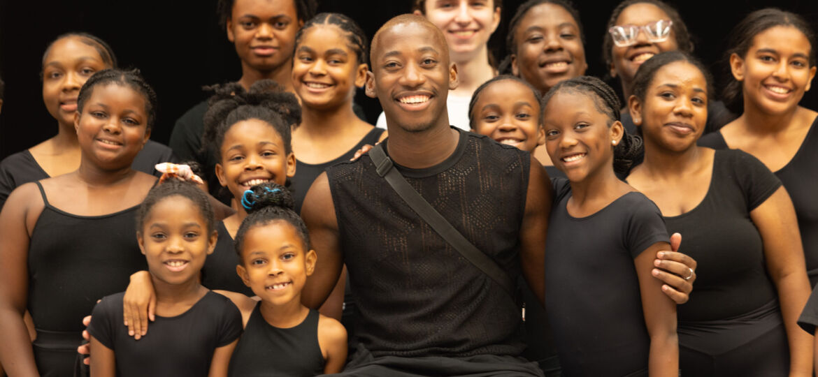 Kenni with students after cruiseship job